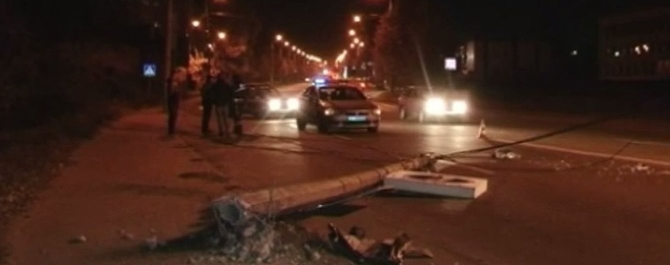 П'яний водій завалив машиною електроопору в Бердичеві