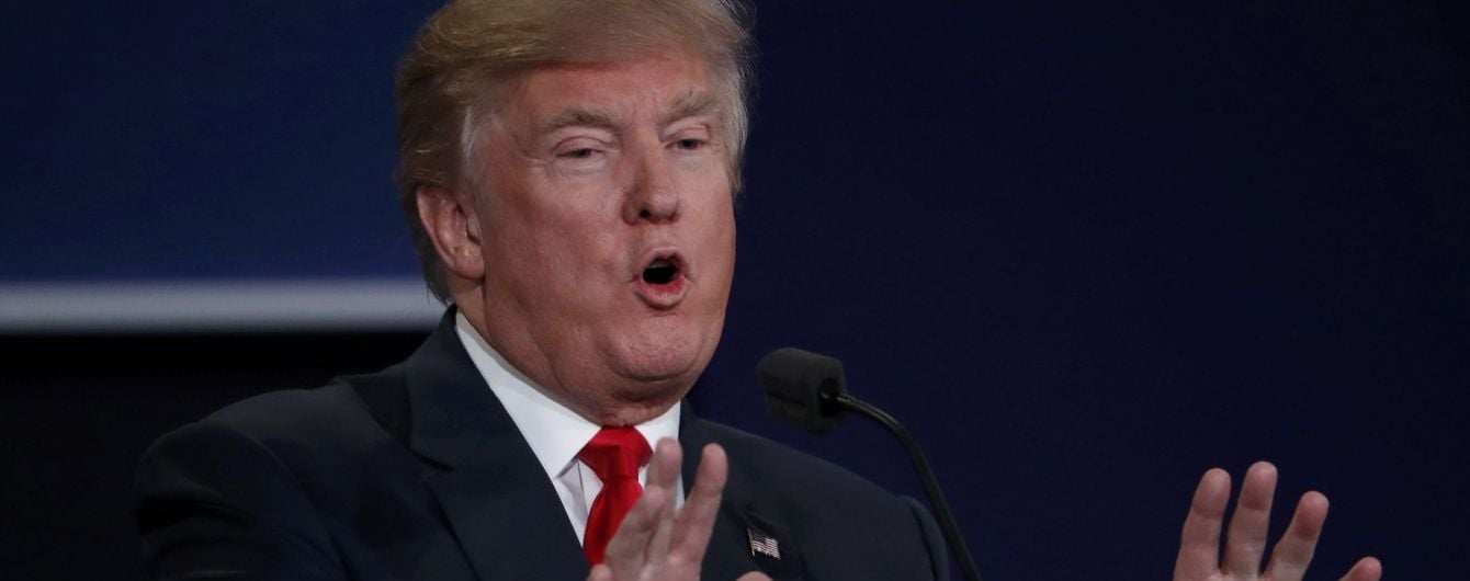 У США Трамп і Клінтон знову не потиснули один одному руки на початку теледебатів
