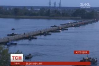 Українські військові склали найдовший за історію ЗСУ понтон через Дніпро