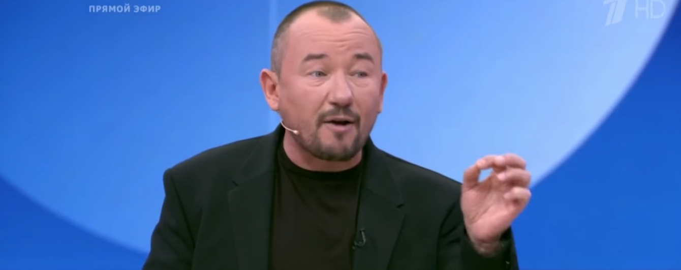 "Я вбивав, далі що". Російський ведучий шокував зізнанням в програмі про "Моторолу"