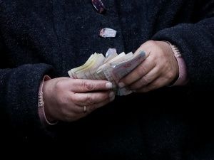 Чем грозит повышение минимальной зарплаты