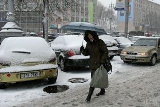 На Україну насуваються сильні вітри, дощі та мокрий сніг. Штормове попередження на 26 жовтня