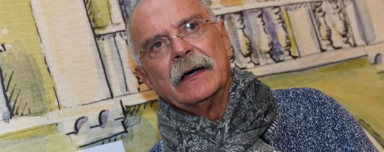 Спроба номер два: невідомі знову обстріляли вікна студії Микити Міхалкова