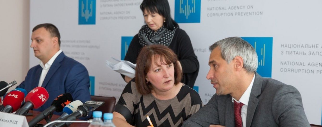 Через постійне підвисання системи електронного декларування НАЗК скликає екстрене засідання