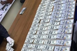 Слідчому ГПУ намагалися дати хабар за повернення 200 кг бурштину - Луценко