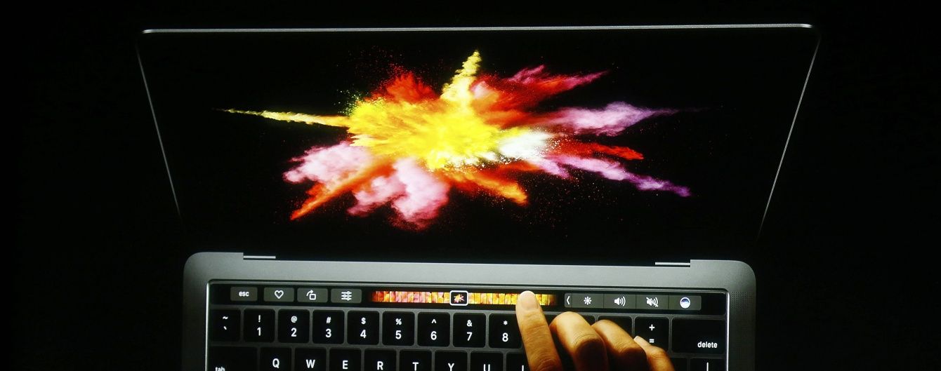 У Мережі показали відео з новим MacBook Pro: додатковий екран і сканер відбитків пальців