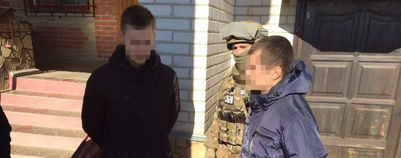 У зоні АТО спіймали на хабарі майора поліції