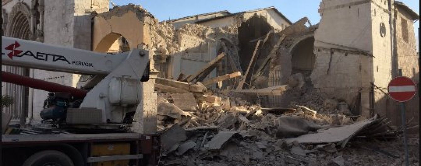 Зруйновані собори і зупинене метро. Стали відомі подробиці потужного землетрусу в Італії