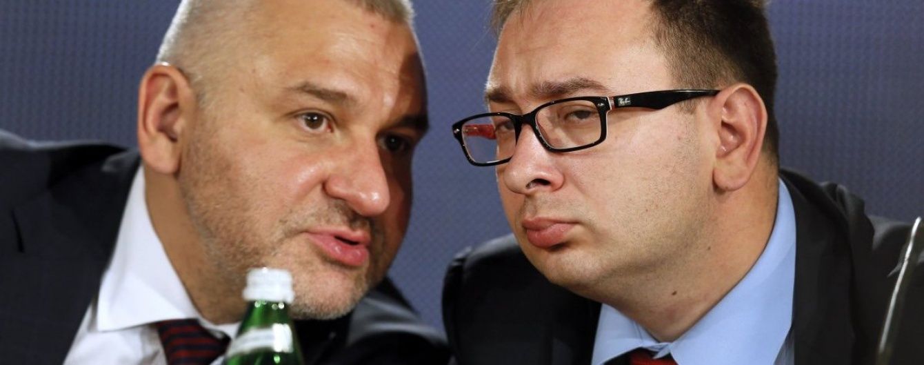 Колишні адвокати Савченко звинувачують один одного у зв'язках із ФСБ і Медведчуком