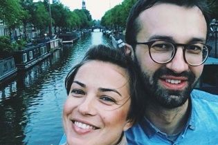 Лещенко втік від запитань про прокльони його коханої на адресу нардепів