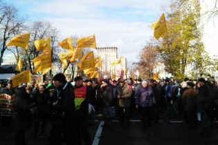 Вкладники збанкрутілого банку "Михайлівський" перекрили Хрещатик у Києві