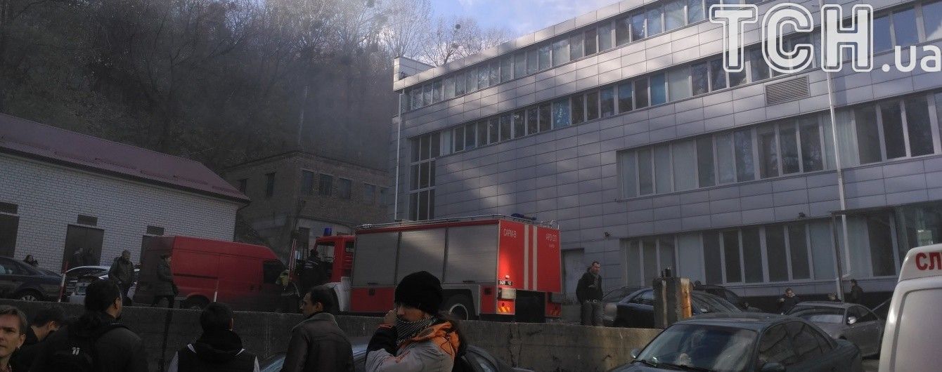 На Подолі в офісному приміщенні загасили пожежу