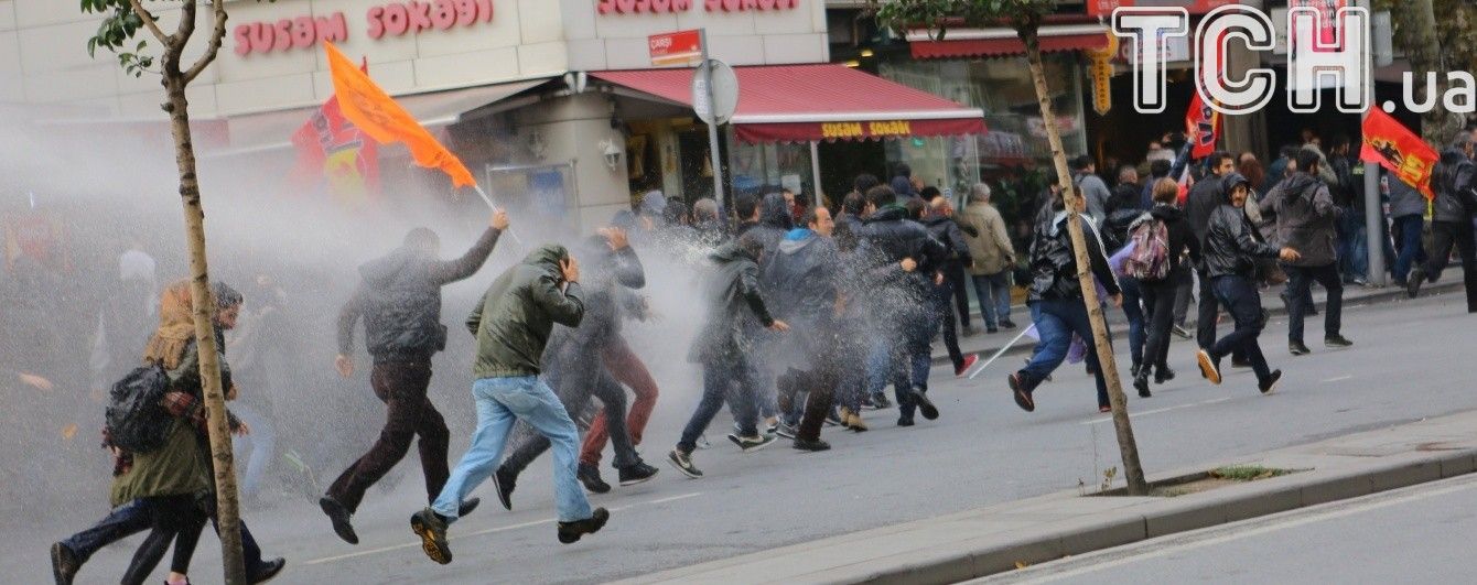 Неспокійна Туреччина: теракти забирають життя дорослих та дітей, тривають арешти та мітинги