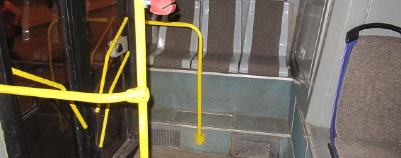 У Києві під час сутички у тролейбусі пасажир зарізав свого опонента