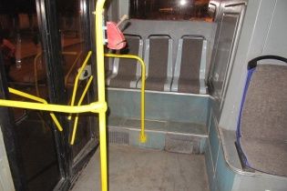 У Києві під час сутички у тролейбусі пасажир зарізав свого опонента