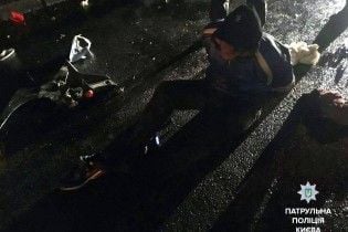 У Києві п'яний мотоцикліст погрожував підпалити себе і патрульних