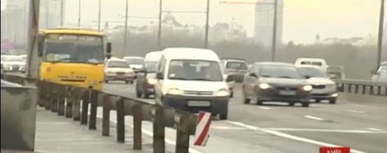 У Києві на проспекті, на якому загинули батько з сином, не вперше помирають відчайдухи
