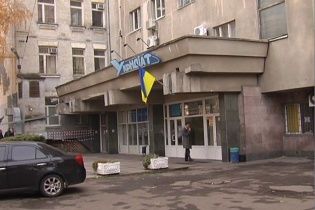 У Києві чоловік загинув після падіння з вікна офісної будівлі