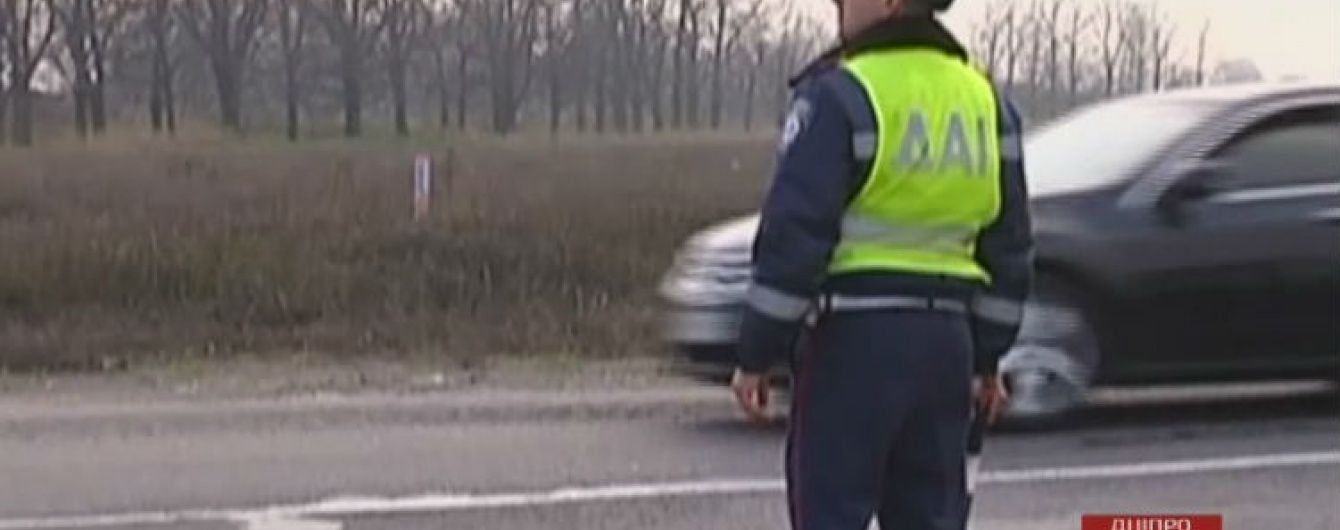 У Дніпрі на дорогах знову з'явилися ДАЇвці з жезлами
