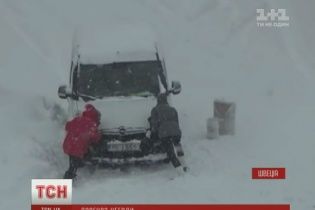 Швецію засипають рекордні снігопади, яких вже не було сто років
