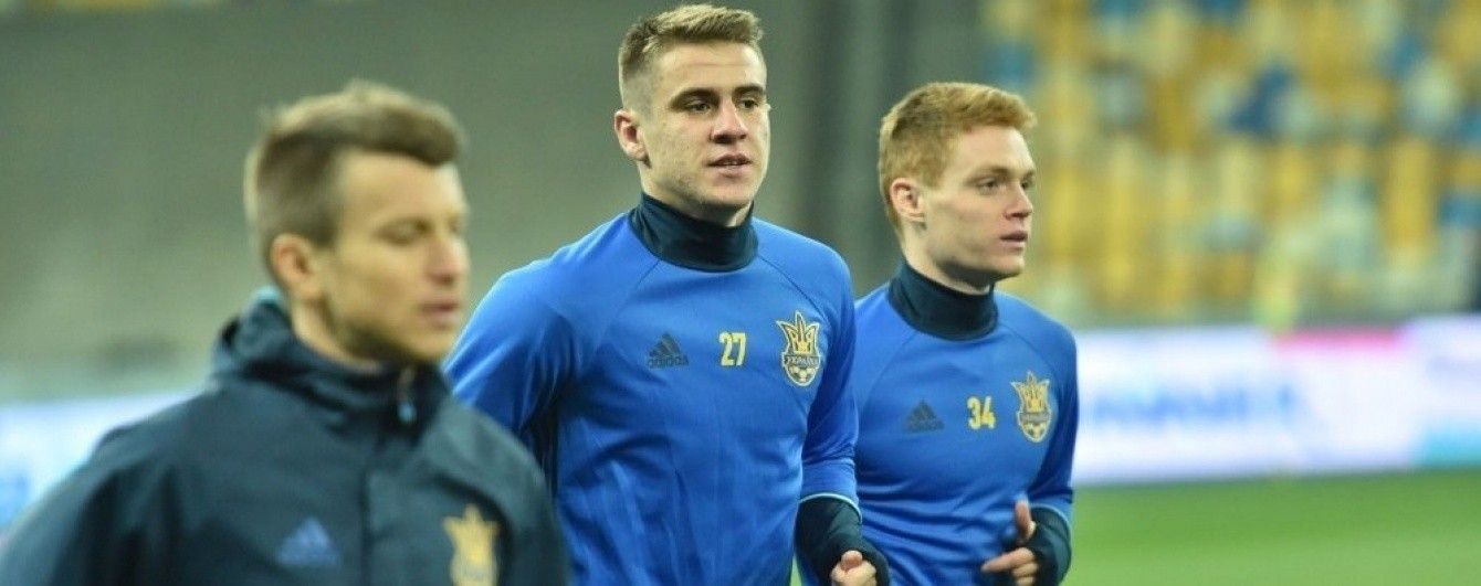 Новачків збірної України змусили співати "Команда молодости нашей"