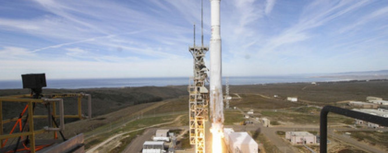 США запустили ракету Atlas V з супутником для зондування Землі