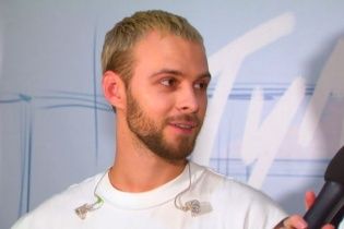 Шалена фанатка Макса Барських бентежить його вульгарними віршами