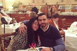 Стурбована Лоліта найняла чоловікові психолога для порятунку із секти