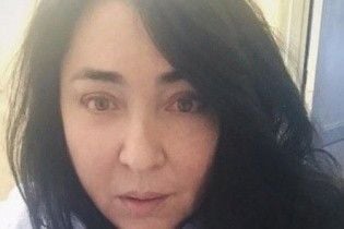 Лоліта похизувалася романтичним подарунком від чоловіка на 53-річчя