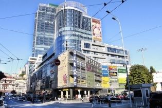 Суд заарештував торгівельно-розважальний центр власника банку "Михайлівський"
