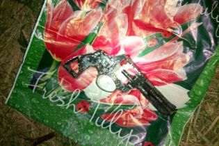 Рятувальники знайшли пістолет, з якого поліцейські могли вбити мешканця Кривого Озера