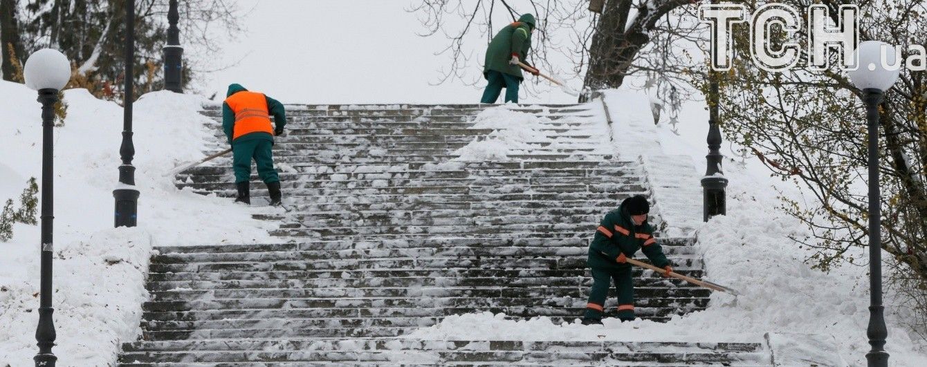 Сильний снігопад в Україні: найбільше потерпають Тернопільщина та Хмельниччина