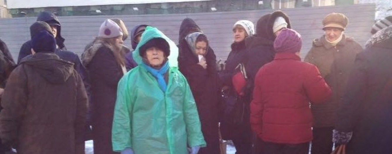 Дивіться онлайн акцію протесту в урядовому кварталі у Києві