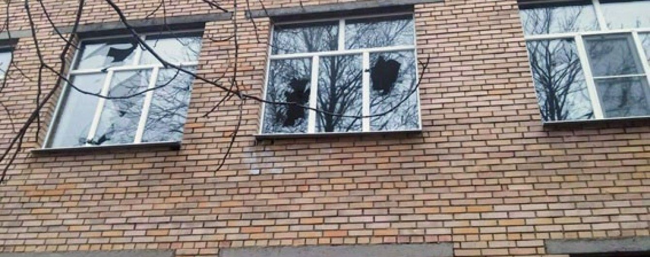 Після надпотужного удару по Мар'їнці місцеві назвали винними українських солдат