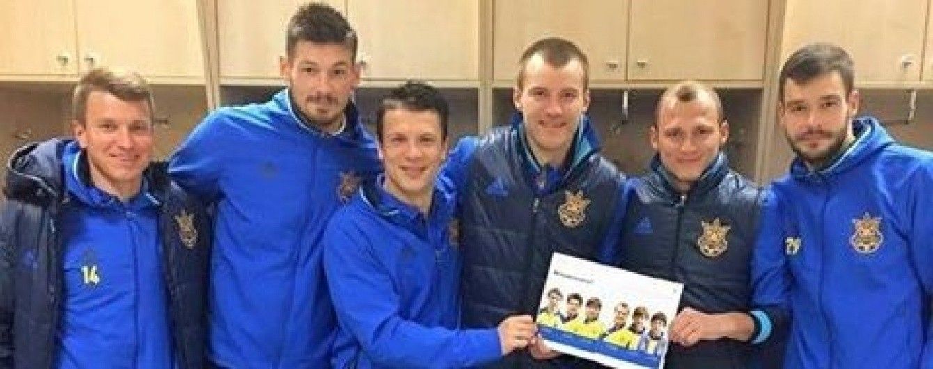 Битви на приставці, старпери та Перший після бога : що постять гравці збірної України у соцмережі