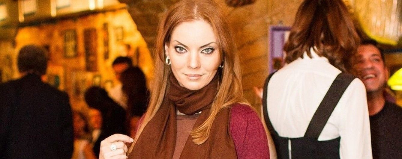 Окунська офіційно отримала притулок у Франції через переслідування Власенком