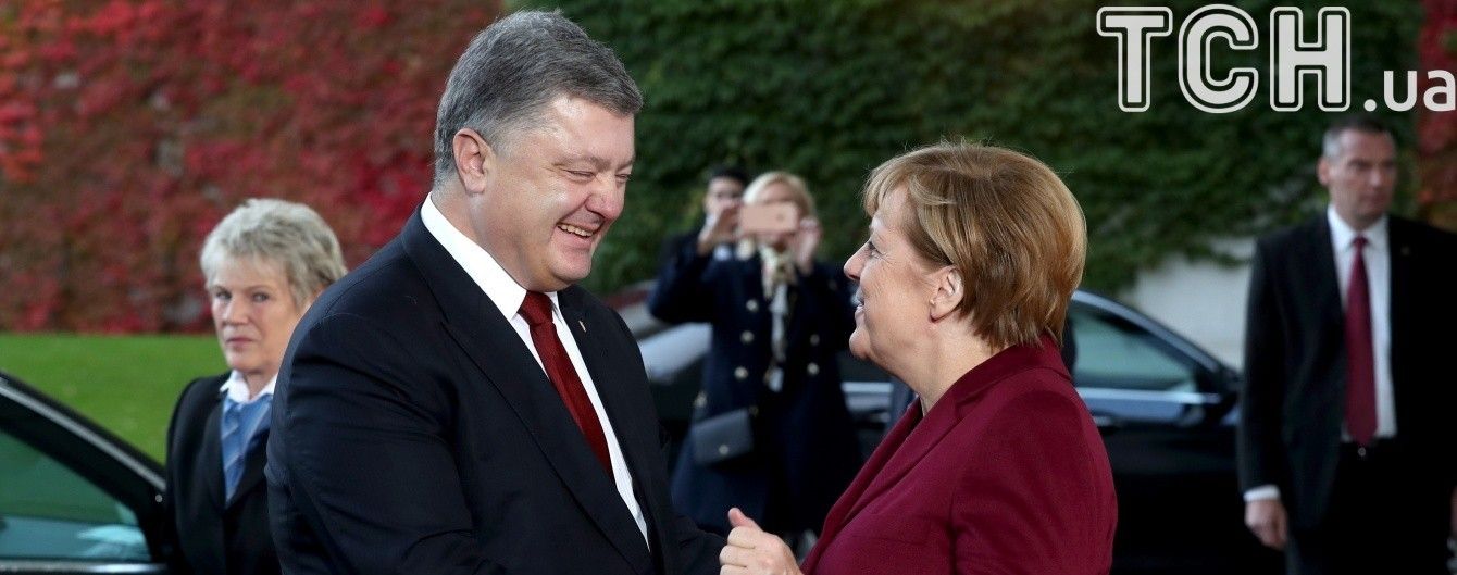 Безвіз для українців та подовження санкцій проти РФ. Про що Порошенко говорив із Меркель