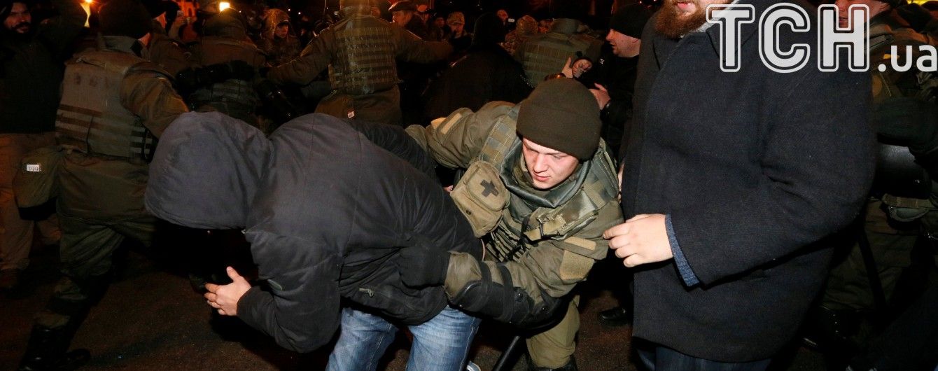 У поліції назвали кількість постраждалих і затриманих під час сутичок на Майдані