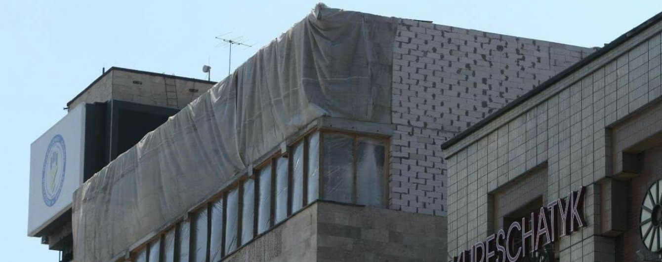 У Києві розпочинають демонтаж незаконних надбудов на Будинку профспілок