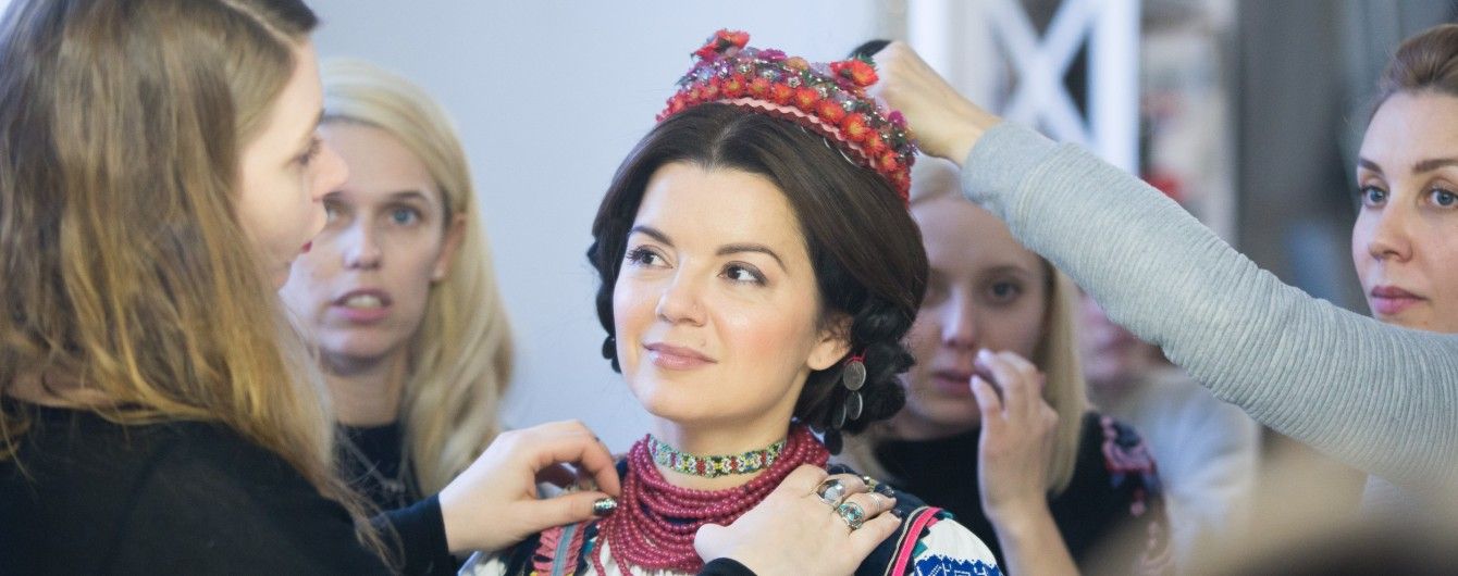 Чарівна Марічка Падалко приміряла українське вбрання
