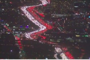 День Подяки: на шосе в Лос-Анджелесі утворився гігантський затор