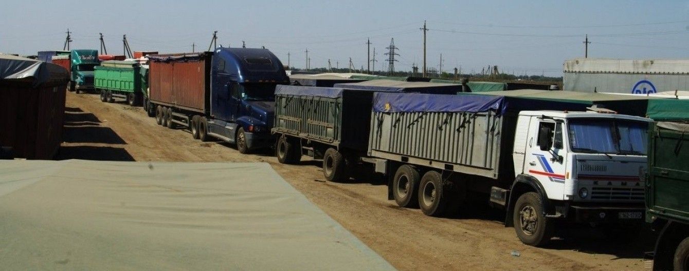 Украина ввела санкции на импорт минеральных удобрений из России