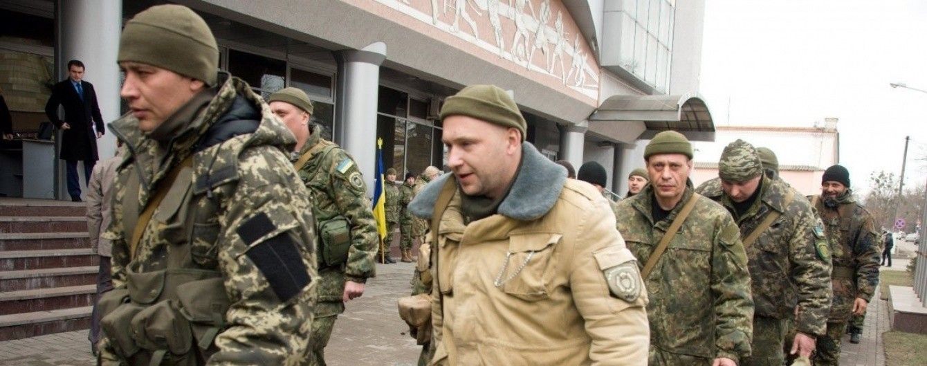 Захистити захисників