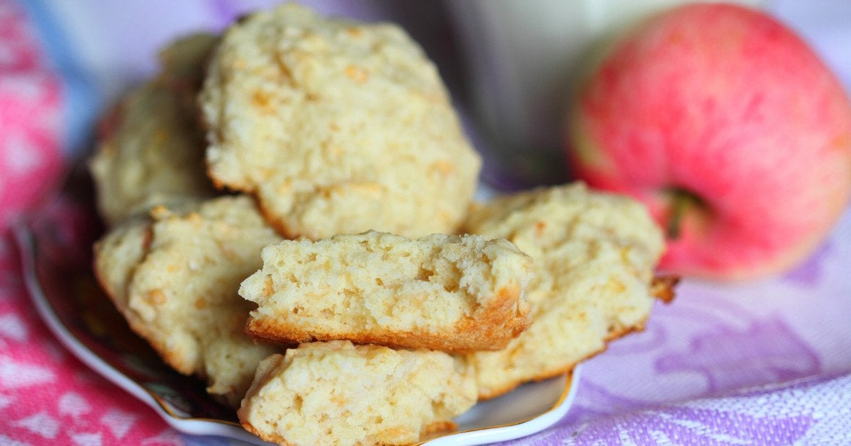 Печиво з сиром і яблуками