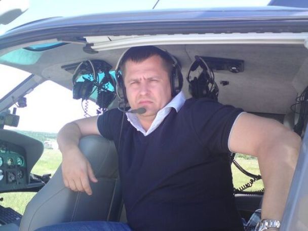 Борис Філатов у салоні вертольота / Фото з відкритих джерел / © 