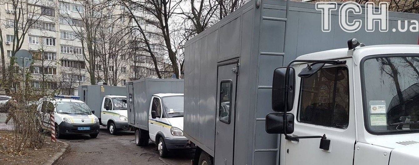 Активісти розблокували Лук'янівське СІЗО після перенесення допиту Януковича