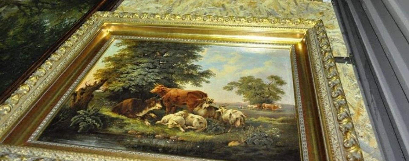 Митники затримали десятки картин XVIII–XX століття, які намагалися вивезти з України до Китаю