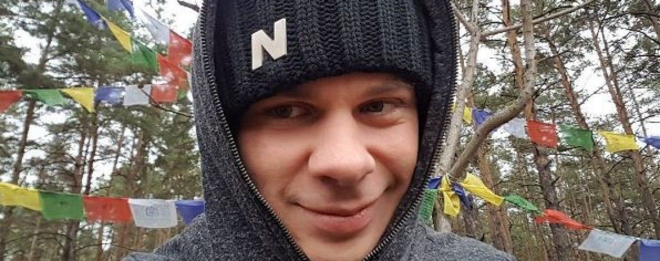 З лижами та в комбінезоні: Дмитро Комаров показав, як виглядав у дитинстві