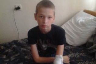 Допоможіть 13-річному Віктору зробити трансплантацію нирки