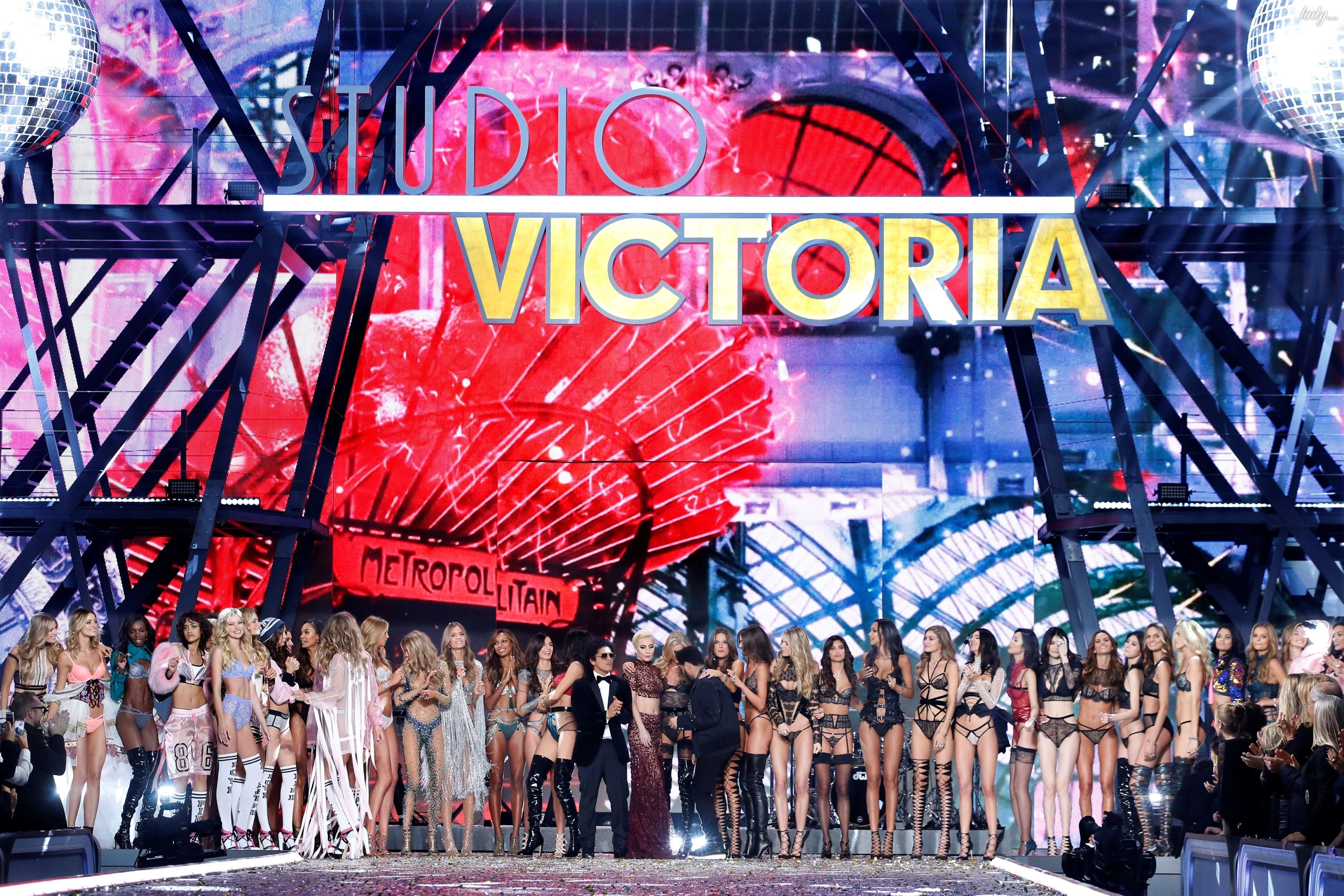 Показ Victoria's Secret_31